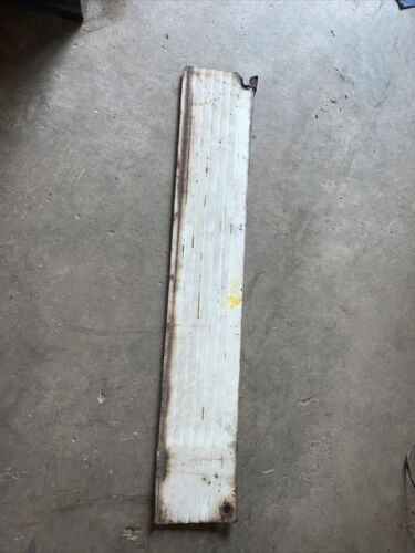 IH FARMALL 560 TRACTOR RIGHT ENGINE SIDE PANEL