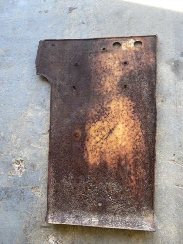 IH FARMALL 460 560  TRACTOR LEFT RADIATOR SIDE PANEL