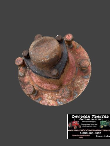 International 460 Utility Front Hub 369141R1 Antique Tractor