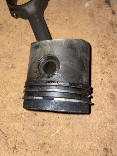 International Piston/Connecting Rod Assy-engine 318377R2 D282