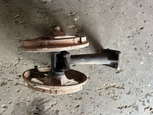 IHC Farmall C front pedistal w/hubs Antique tractor