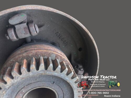 USED JOHN DEERE A TRACTOR BELT PULLEY CLUTCH ASSEMBLY A1864R