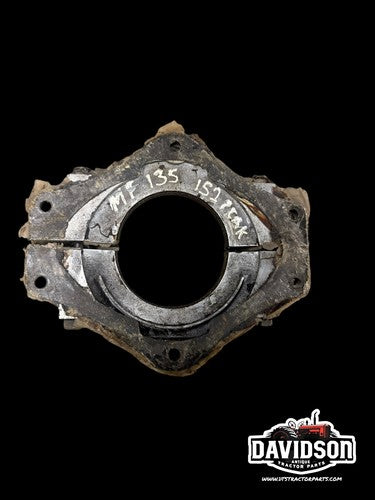 740235M91 Rear Crankshaft Seal Retainer for Massey Ferguson 35 50 135 150+