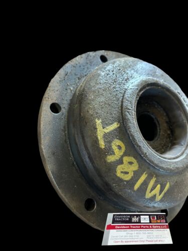John Deere M186T Housing Antique Tractor