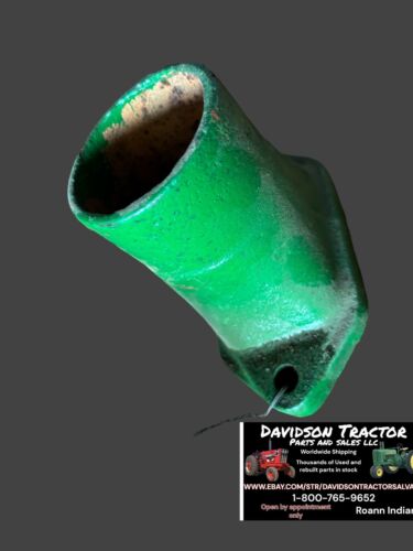 John Deere B Lower water casting B1798R