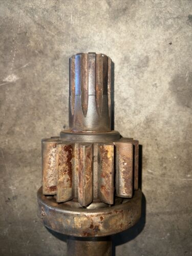USED BALL PINION & BRAKE SHAFT FOR IH FARMALL M MV TRACTOR 48773D