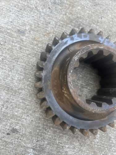 Farmall IH 450 RC Tractor transmission bottom Shaft 3rd drive gear 359466R1