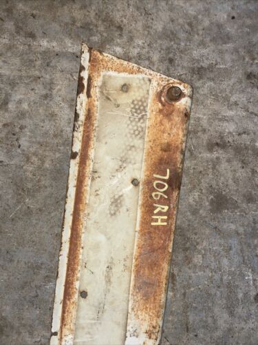 IH Farmall 706 RH hood side cover panel
