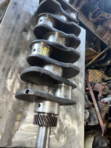 International Farmall SMD Crankshaft IH number 261265R1
