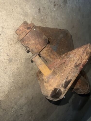International 300 utility Tractor IH 2pt fast hitch main anchor mount bracket