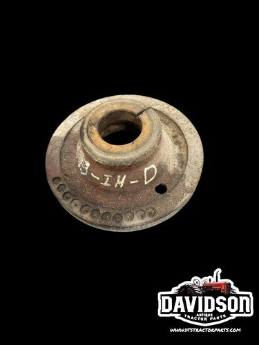 International 574 D239 Engine Crankshaft Pulley  3138838R2 Antique Tractor