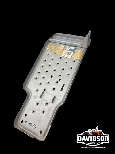 New Step Plate Ford 2100 2600 3400 4000 D4NN18472B RH LH PAIR