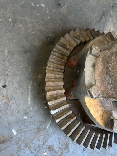 Farmall IH 560 Diesel Tractor transmission pinion gear 372157R1