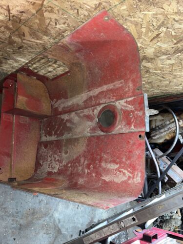 International Farmall 706 Hood antique tractor
