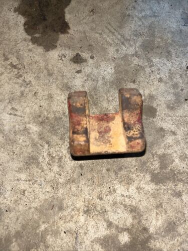 IH 706-1586 Rear rim clamp 397251R1