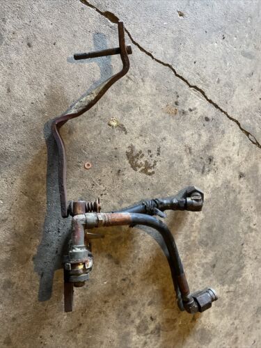 Farmall 560 IH tractor ORIGINAL rear hydraulic hose to platform holder bracket