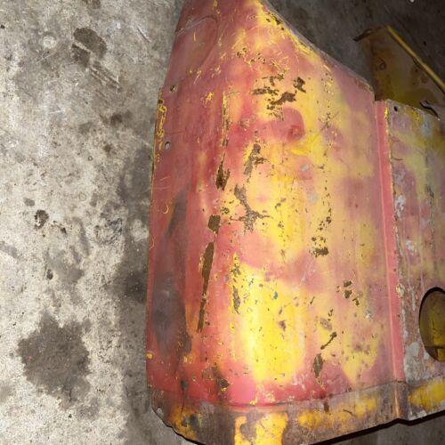 IH FARMALL 424 444 2444 TRACTOR CENTER FUEL TANK HOOD - NICE NO DENTS