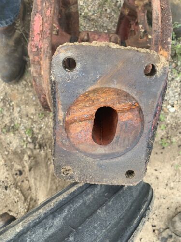 Farmall IH C EARLY tractor main front end pedestal & hubs & cap hub cap