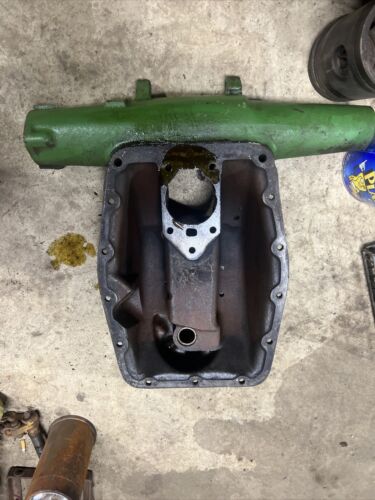 John Deere B1150R Housing Antique Tractor