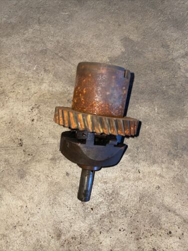 VINTAGE  INTERNATIONAL 340 RC TRACTOR-ENGINE GOVERNOR INTERNALS