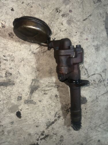 FARMALL 300 ENGINE OIL PUMP Antique Tractor