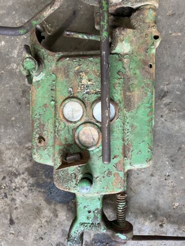 1946 John Deere B Dash/Shifter Tower Antique Tractor