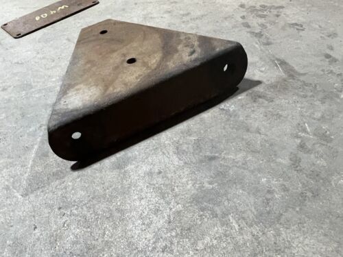 IHC International W400 Mounting bracket Antique Tractor