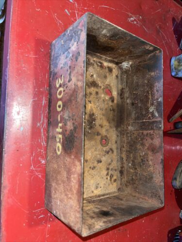 IH Farmall INTERNATIONAL 300 350 400 450 TOOLBOX ON TOP OF TORQUE  GOOD SHAPE