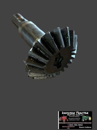 John Deere Bevel Gear and Shaft F952R John Deere G Antique Tractor