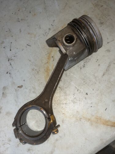 Farmall 300 Piston w/Connecting rod