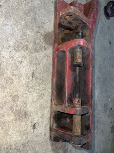 International Farmall 656 666 544 2544 IH Tractor drawbar sway bracket 385740R1