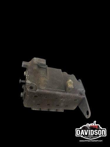 1961 Allis Chalmers AC D17 Tractor Hydraulic Pump