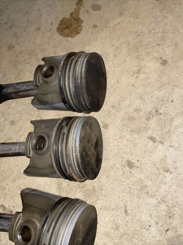 Farmall 300 C169 Pistons