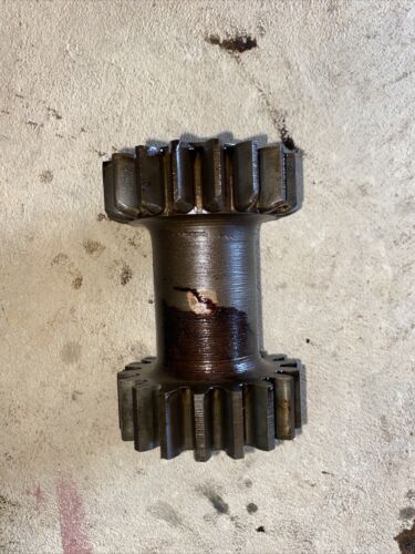 IH FARMALL M TRACTOR REVERSE IDLER GEAR SHAFT Antique Tractor
