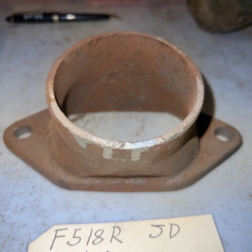 John Deere unstyled US G lower water casting outlet F518R