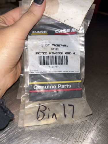 NEW NOS TRACTOR PARTS 703874R1 STUD Case IH 434, 354, 444, BD-144, 364, 2424,