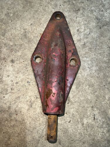 Farmall MD M Diesel IH tractor ORIGINAL gas transition lever pivot mount bracket