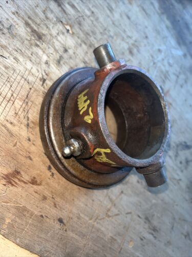 Throw out 3070647R1 SLEEVE for International 354, 2444, 364, 444, 384,