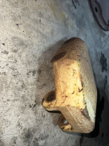 International Bracket-cylinder Mount 379744R1