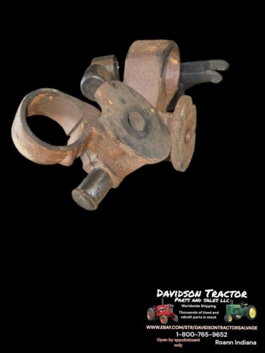 JOHN DEERE F529R, F528R, F533R BRACKET ROCKET ARM ASSEMBLY G TRACTOR FOR PARTS