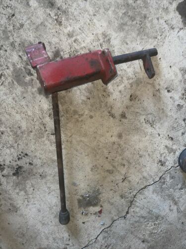 Farmall International 856 Hydraulic Lever