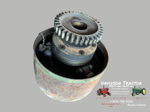 JOHN DEERE B BELT PULLEY CLUTCH ASSEMBLY B136R  FITS UNSTYLED AND EARLY STYLED B