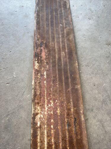 IH FARMALL 560 TRACTOR RIGHT ENGINE SIDE PANEL