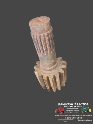 JOHN DEERE 4020 4230 FINAL DRIVE & SUN PINION SHAFT R33431R R33431 R45779