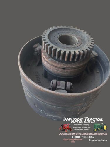 USED JOHN DEERE A TRACTOR BELT PULLEY CLUTCH ASSEMBLY A1864R