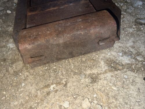 International Harvester 06-56 Series Fender Mounting Bracket Antique Tractor