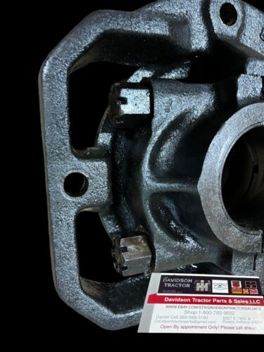 JOHN DEERE A2884R RH MAIN BEARING HOUSING UNSTYLED A AR AO