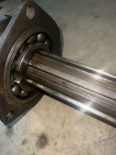 57270-DA IHC Farmall M Main Transmission Shaft/Pinion Antique Tractor