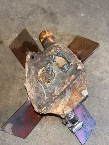 IH 444 2444 Gas Water pump