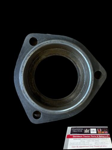 USED FINAL DRIVE BEARING COVER FOR JOHN DEERE H TRACTOR H425R